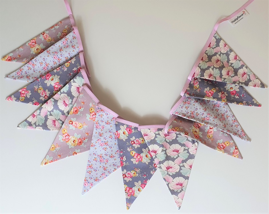 Wimpelkette Lila Blumen im Stadtpflanze-Shop kaufen