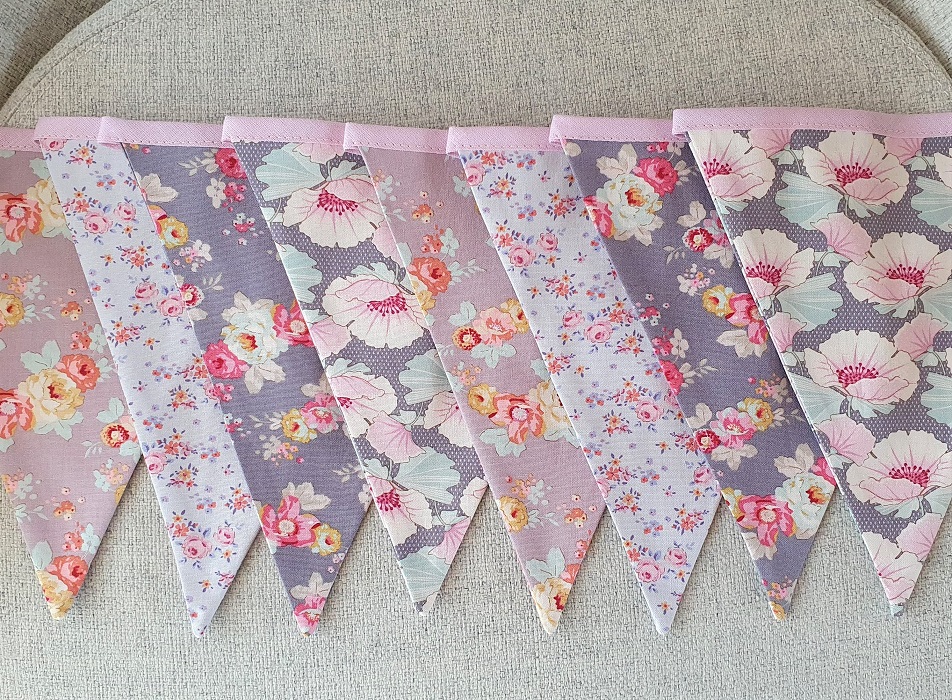 Wimpelkette Lila Blumen im Stadtpflanze-Shop kaufen